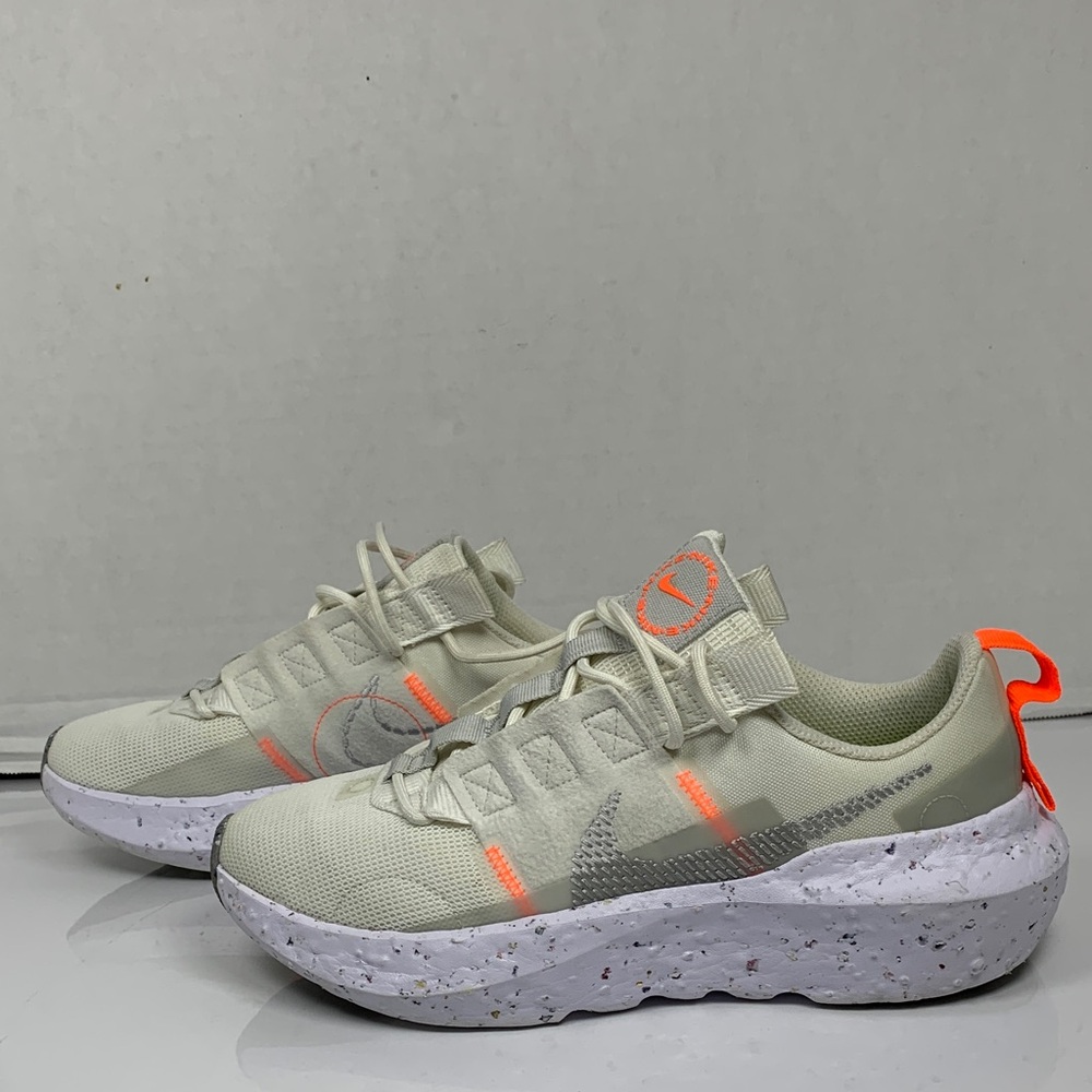 Nike Women Beige And Orange Athletic Shoe size 8
